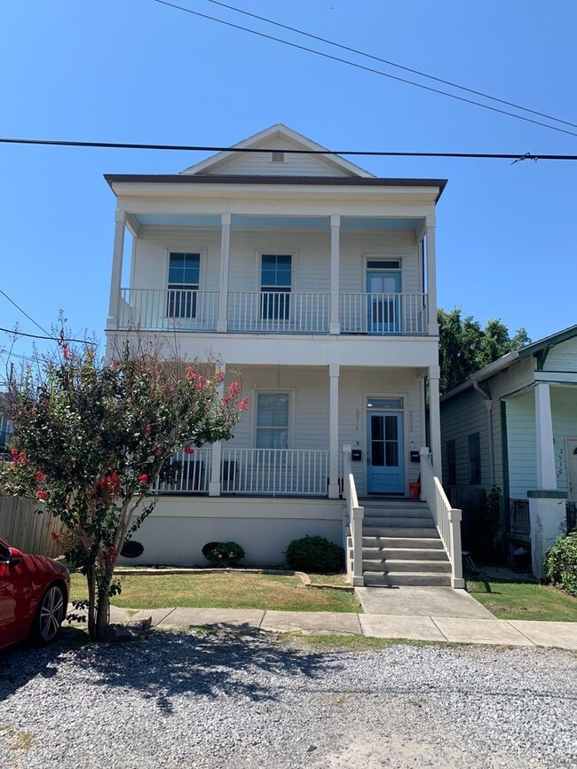 Building Photo - 2512 Valence St