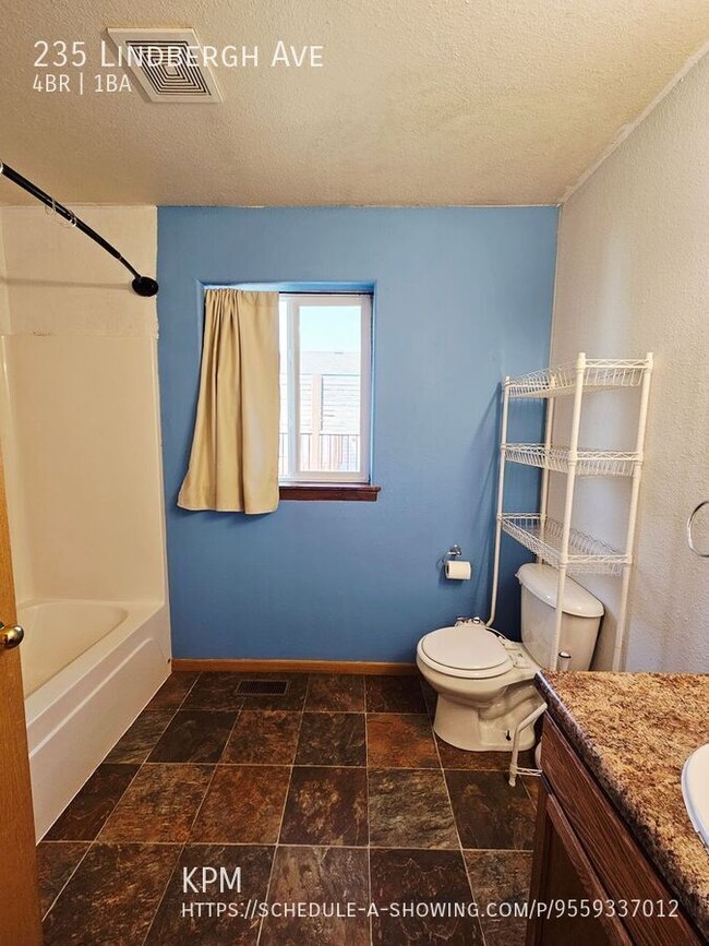 Building Photo - 235 Lindbergh Ave