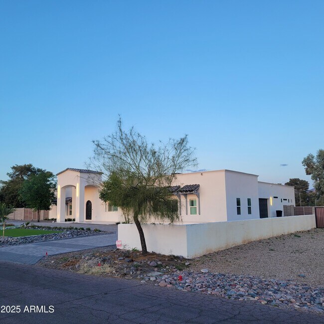 Building Photo - 13613 N 76th St