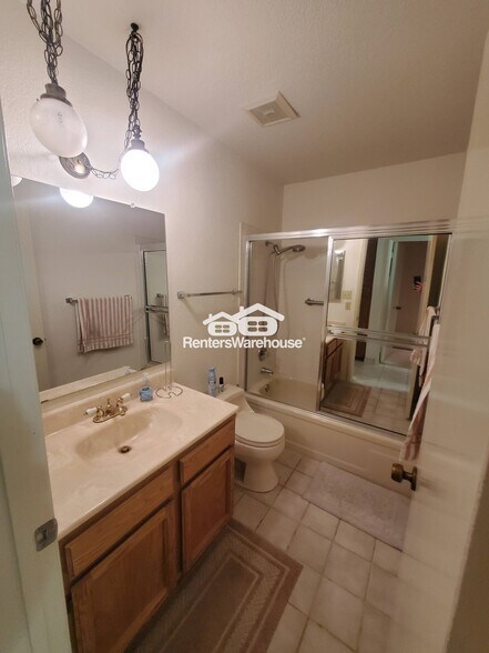 Building Photo - 5136 E Tierra Buena Ln