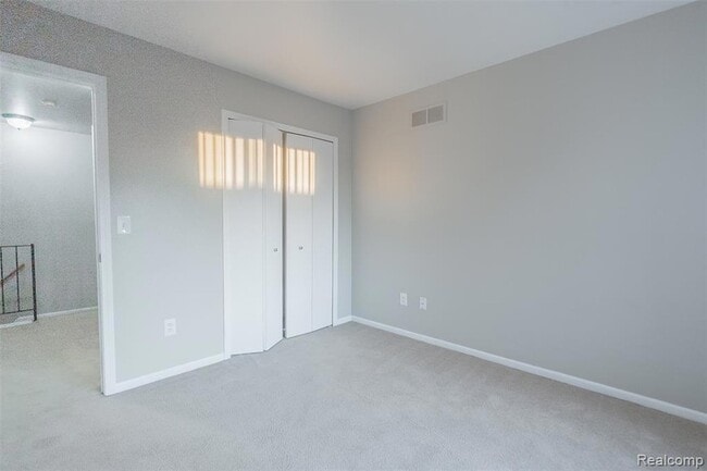 Building Photo - 44613 New Hampshire Dr