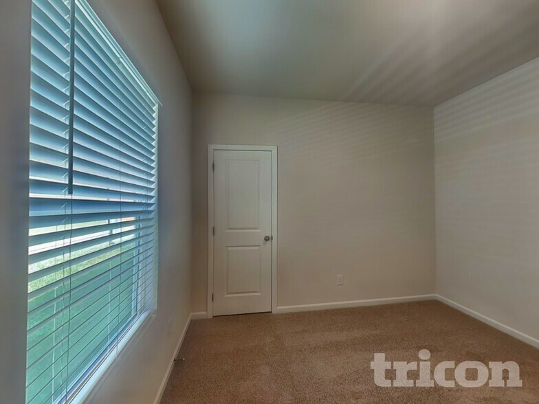 Building Photo - 563 Cedar Brk Dr