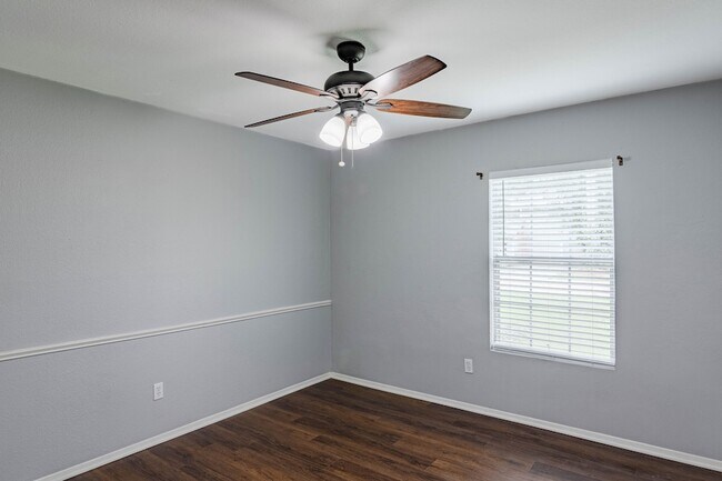 Building Photo - 6 Basal Briar Ct