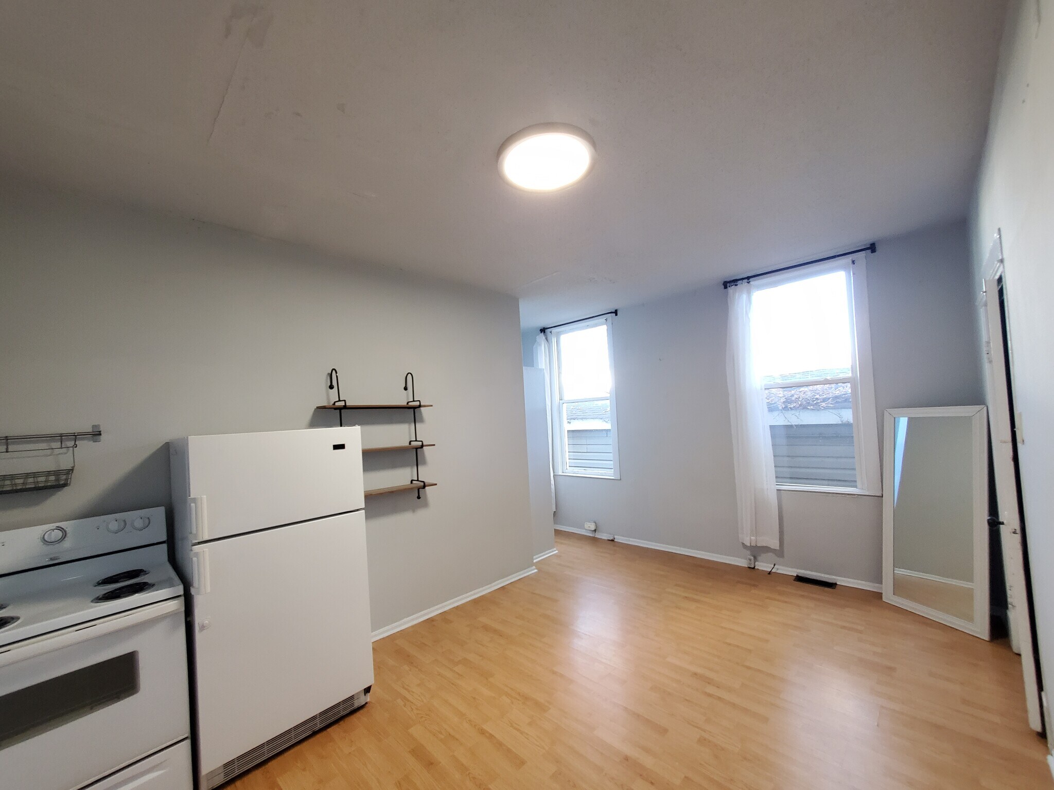 Building Photo - 2302 Chesterfield Ave