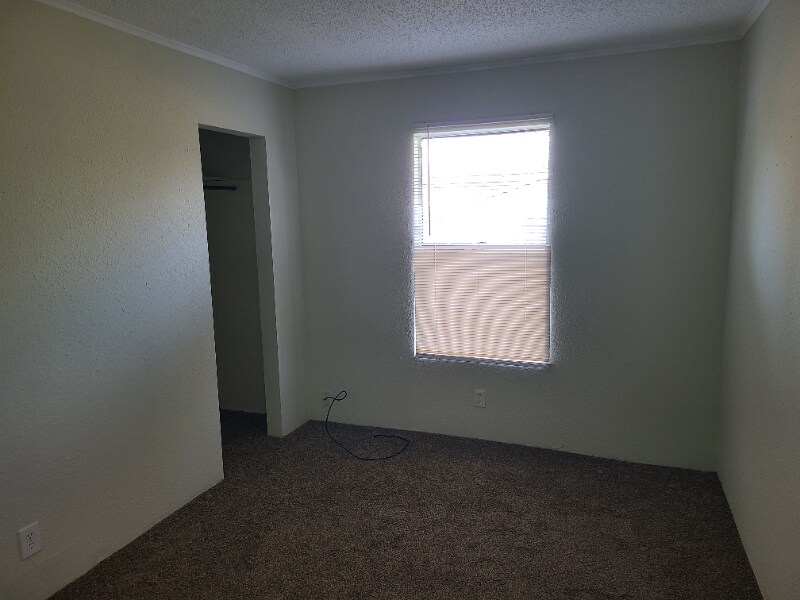 Building Photo - 419 S Javine St