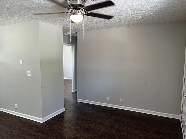 Building Photo - * MOVE IN SPECIAL AVAILABLE * 2 Bed 1 Bath Apt - The Flats at 1200