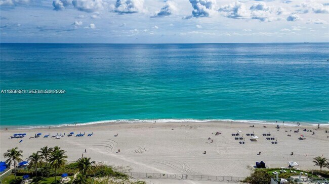 Building Photo - 17550 Collins Ave
