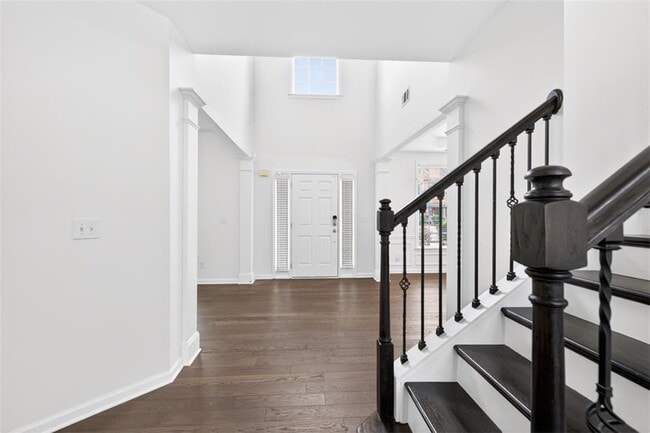 Building Photo - 5008 Bethpage Dr NE