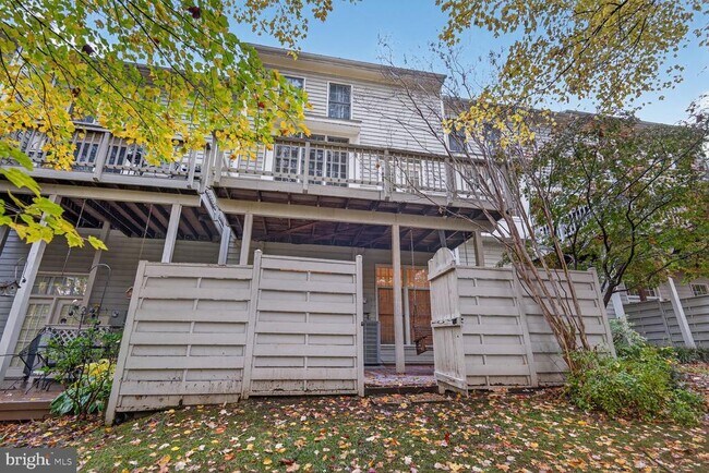 Building Photo - 11405 Summer House Ct