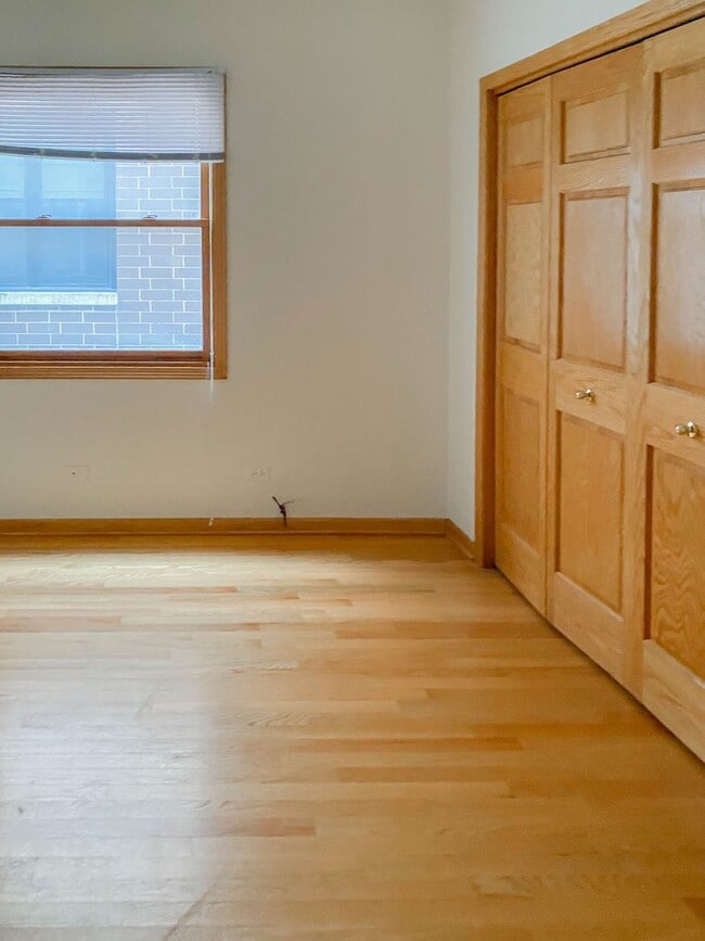 Building Photo - 1326 W Diversey Pkwy