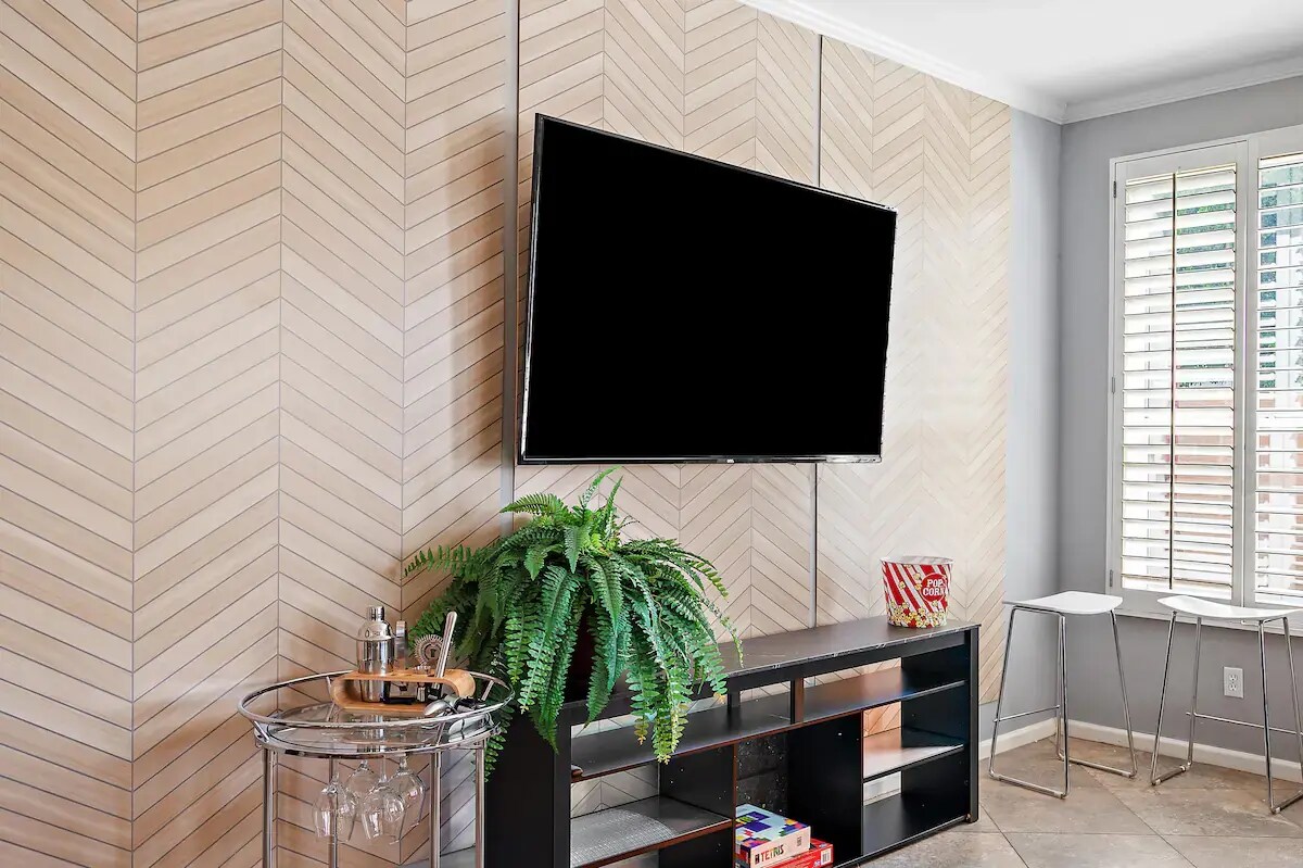 Building Photo - 13010 E Shangri La Rd