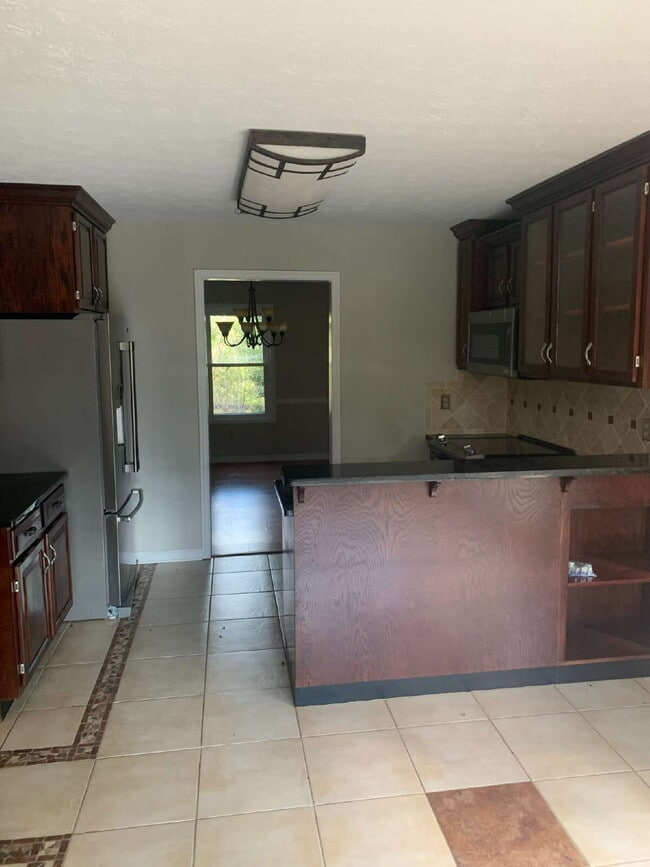 Building Photo - 8373 Brewer Rd