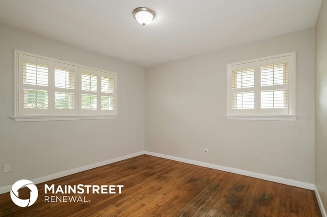 Building Photo - 670 Florland Dr