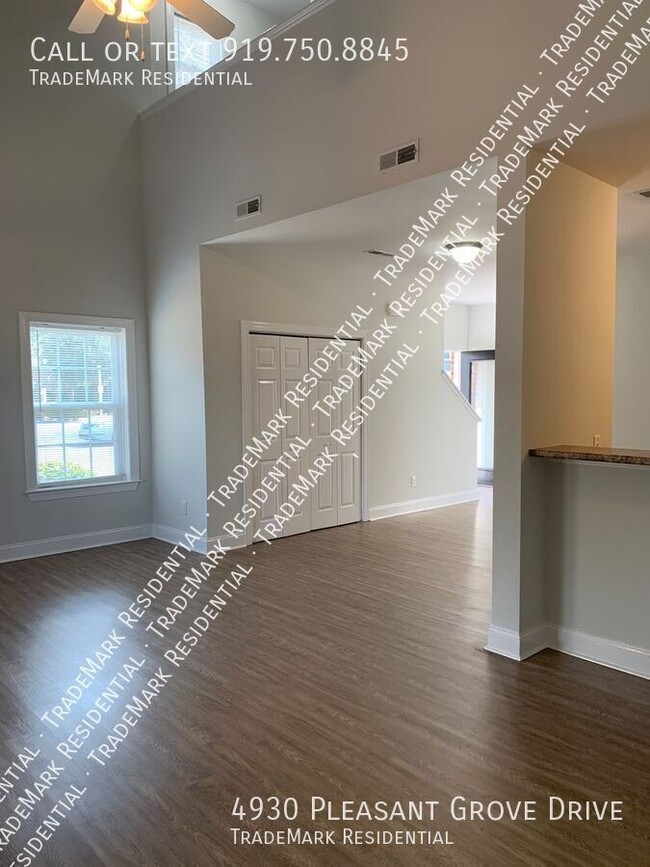 Building Photo - 3 Bedroom 2 Bath Townhome in Pleasant Grov...