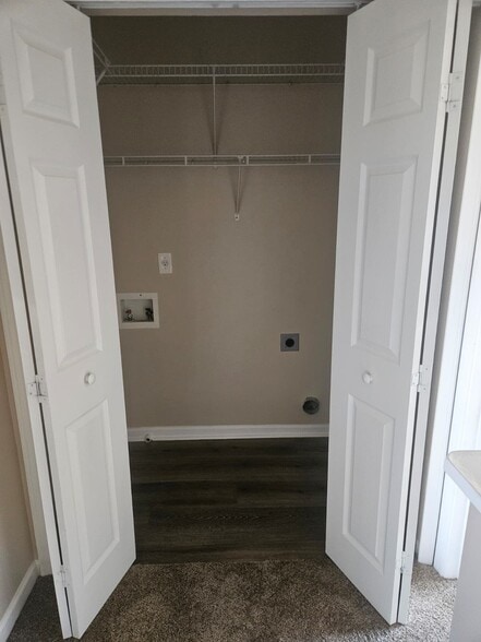 Building Photo - 500 Jaclyn Cir