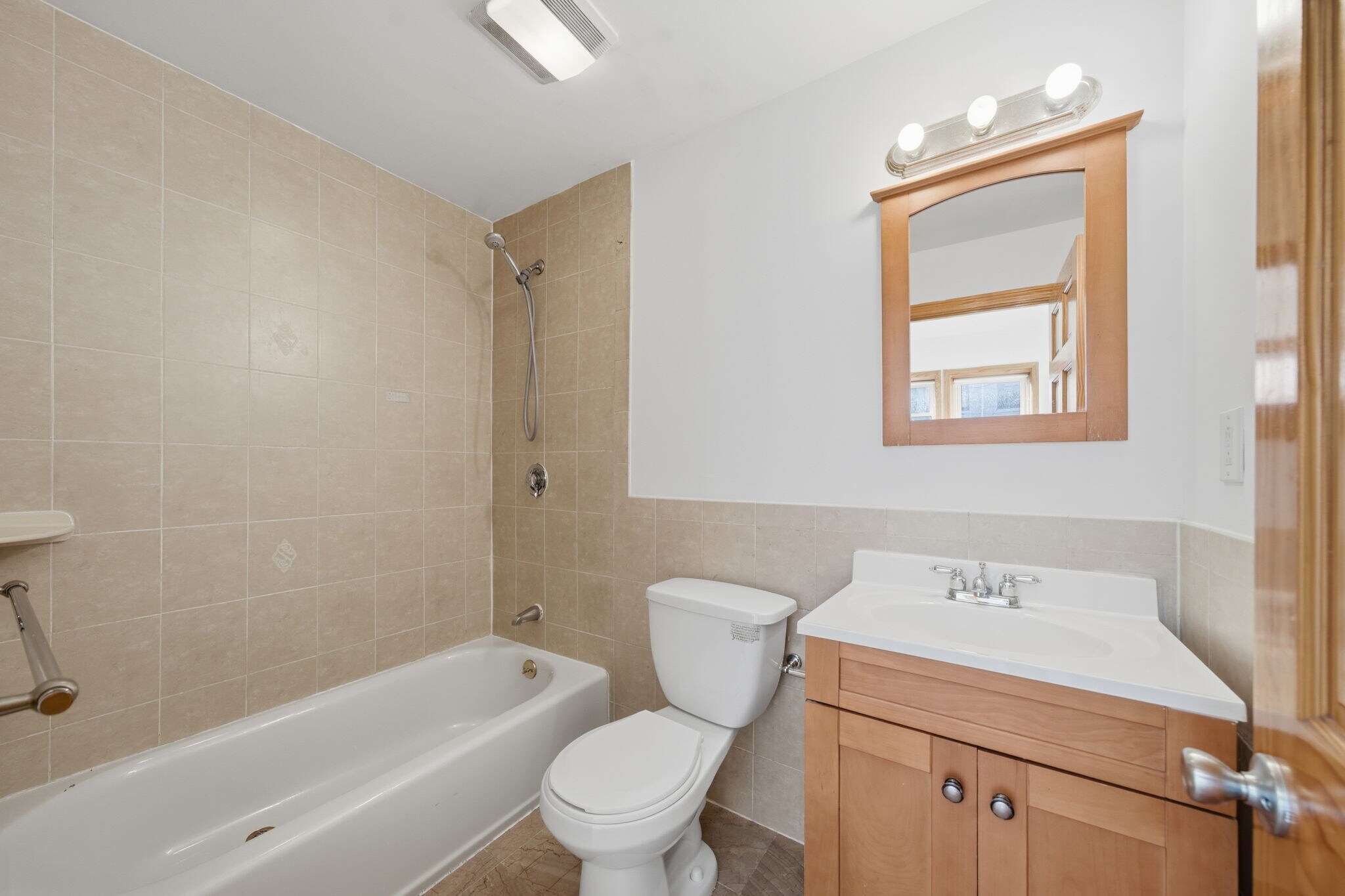 Building Photo - 70 Empire St