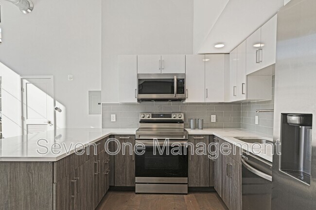 Building Photo - 4649 Umbria St