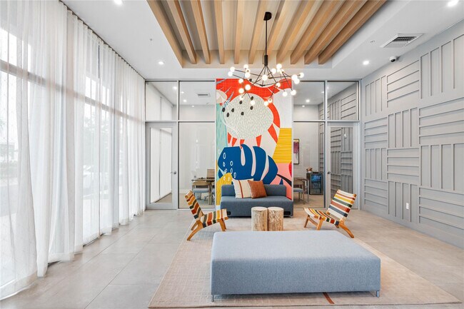 Building Photo - 200 NE 1st Ave