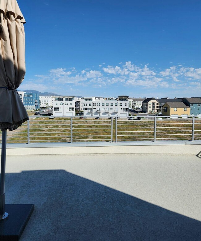 Building Photo - 5088 W Duckhorn Dr