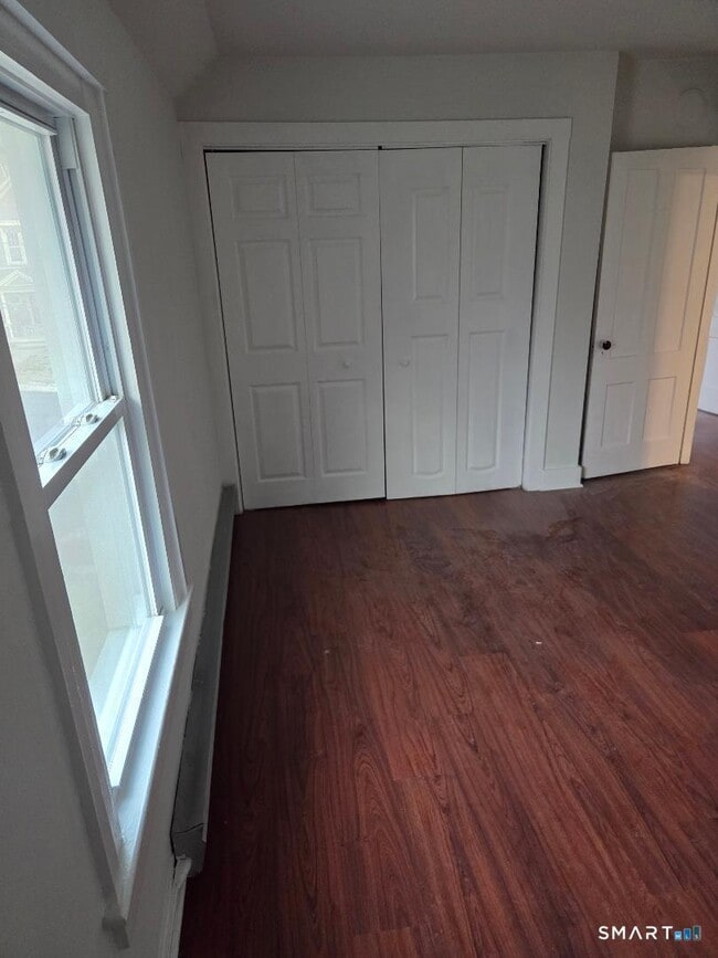 Building Photo - 72 Walnut St