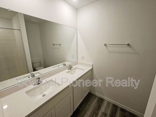 Building Photo - 32520 Weathered Oak Dr