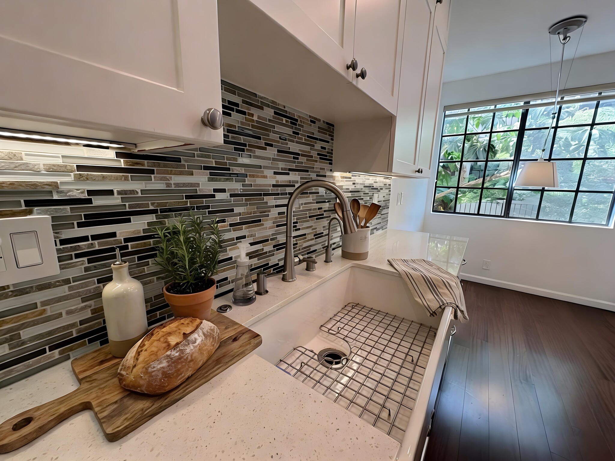 Kitchen - 11939 Gorham Ave