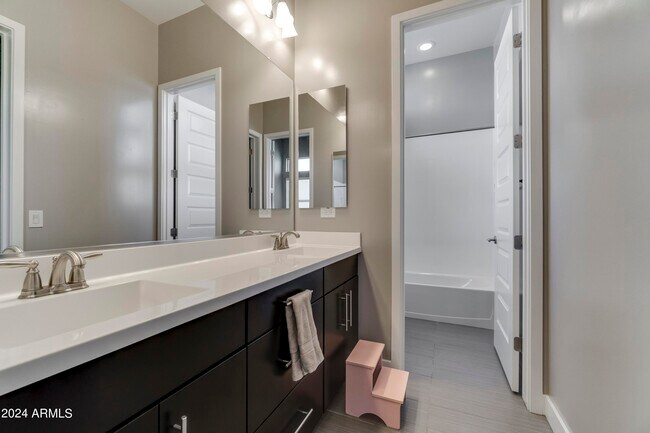 Building Photo - 5760 S Huachuca Way