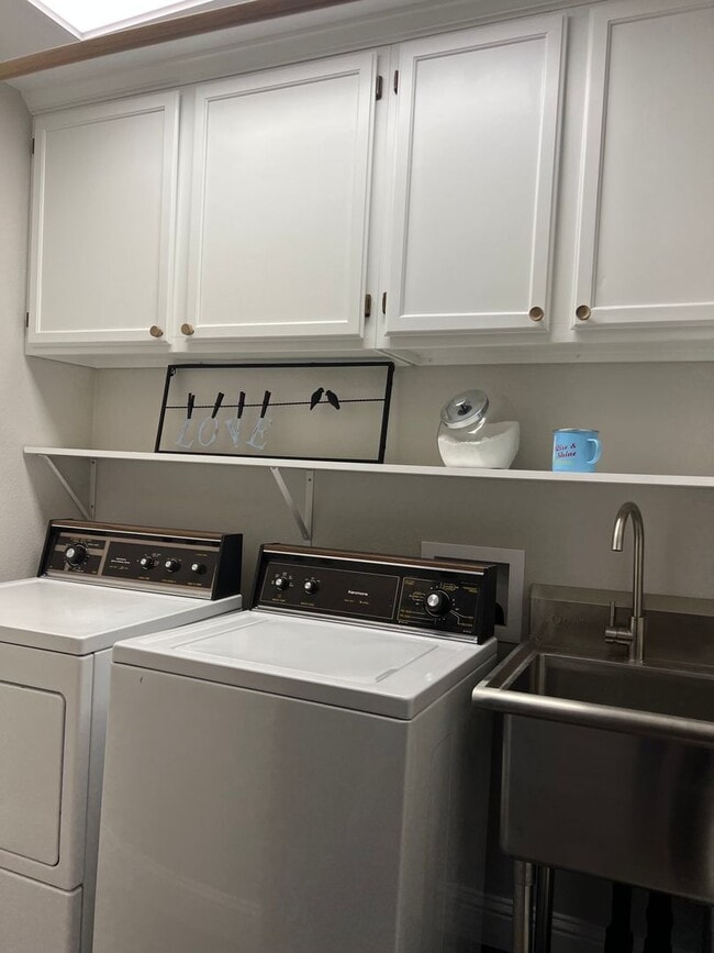 Building Photo - Coming Soon - Spacious Fully Remodeled and Upgraded Hidden Valley Home
