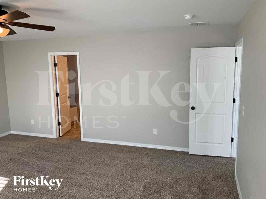 Building Photo - 3644 Saguaro Cir