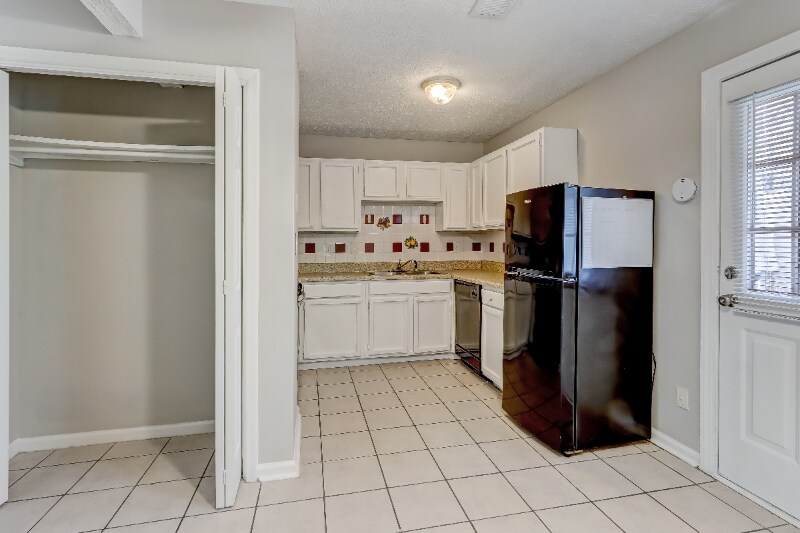 Building Photo - 4281 Grogan St