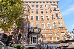 Building Photo - 1415 Chapin St NW