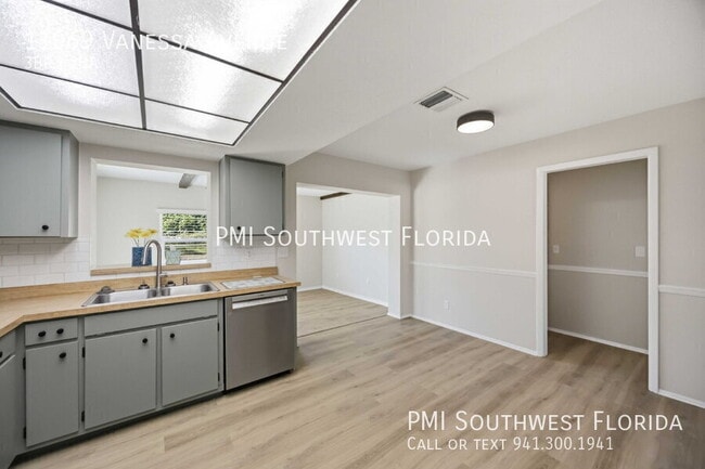 Building Photo - 11069 Vanessa Ave