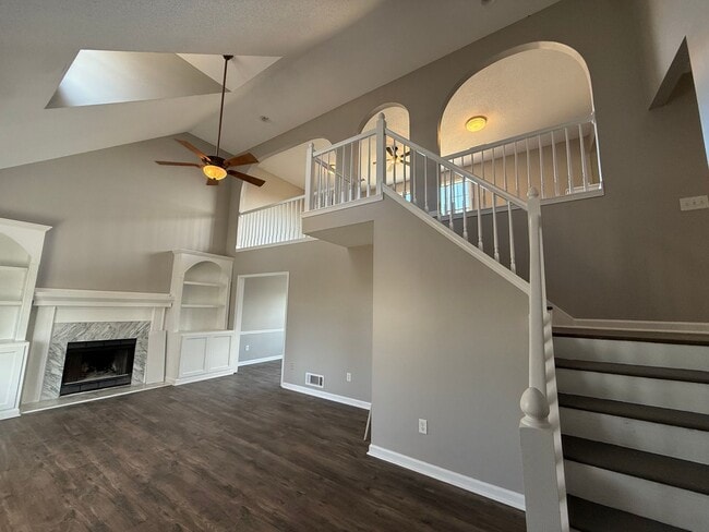 Building Photo - 4 Bedrooms, 3 Bathrooms with potential 5th Bedroom and Loft/Office in Euharlee! **MOVE-IN SPECIAL**