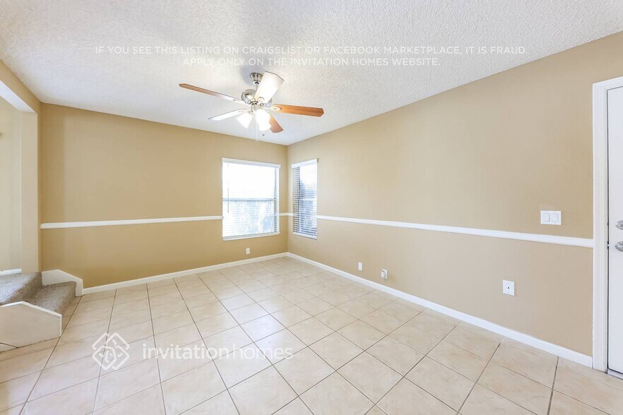 Building Photo - 1633 E Wagoner Rd