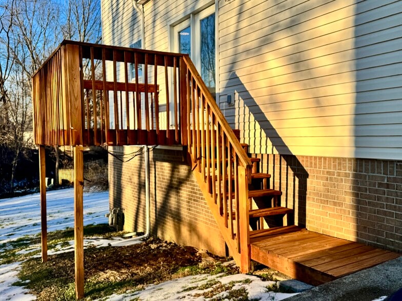 Building Photo - 111 Stratford Ct