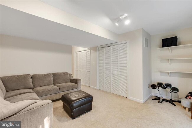 Building Photo - 15516 Three Otters Pl