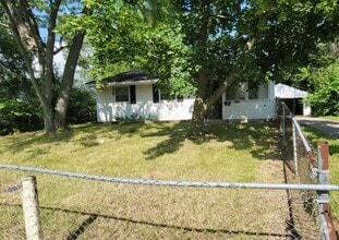 Building Photo - Charming 3-Bedroom Home with Modern Amenities