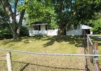 Building Photo - Charming 3-Bedroom Home with Modern Amenities