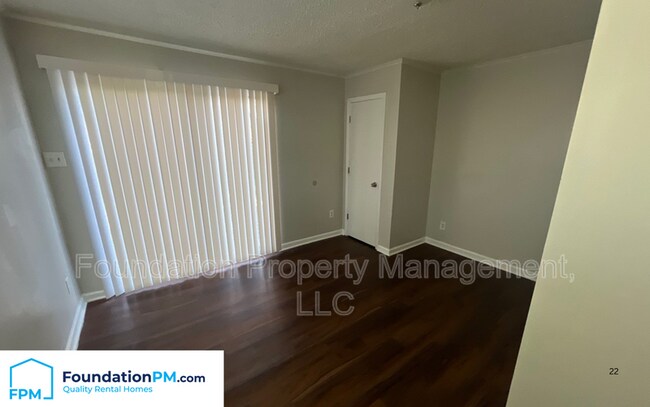 Building Photo - 2292 Redwood Ave