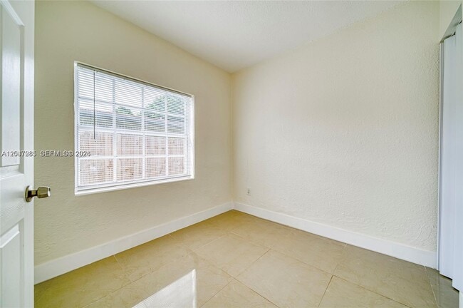 Building Photo - 1747 NW 40th St