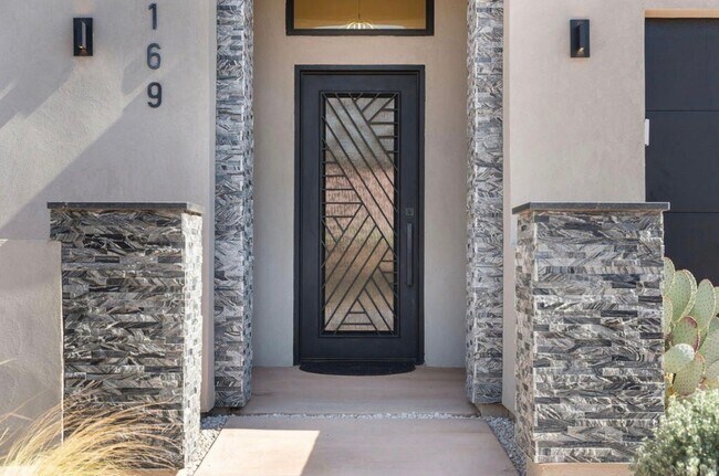 Building Photo - 169 Terrace Ln