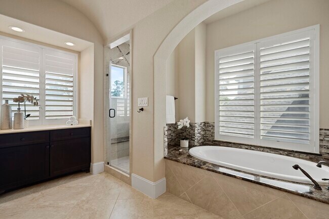 Building Photo - 622 Pink Azalea Trail