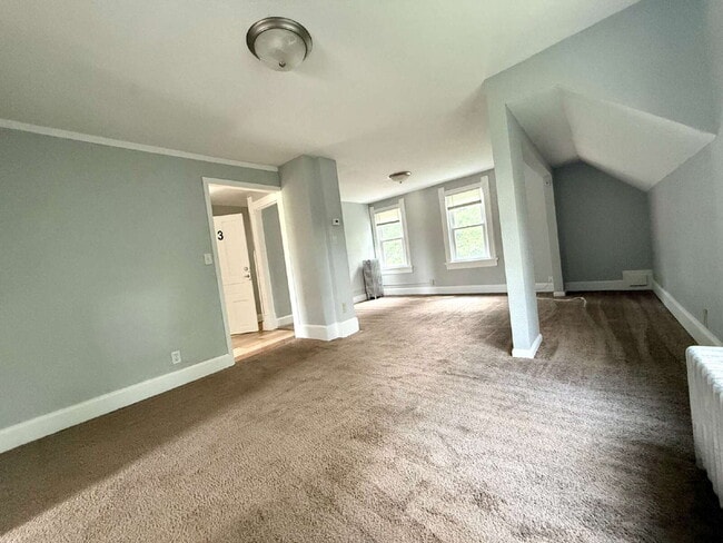 Building Photo - Spacious Upper, 1 bedroom, 1 bath, with bonus room