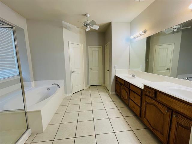Building Photo - 5929 Desperado Dr