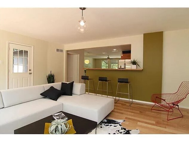 Building Photo - 1403 Corona Dr