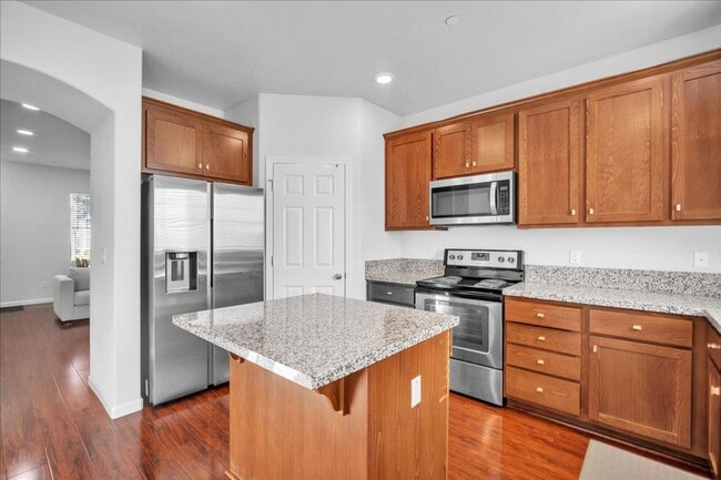 Building Photo - 8071 Weeping Willow Ln