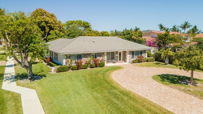 Building Photo - 401 NE 10th Terrace