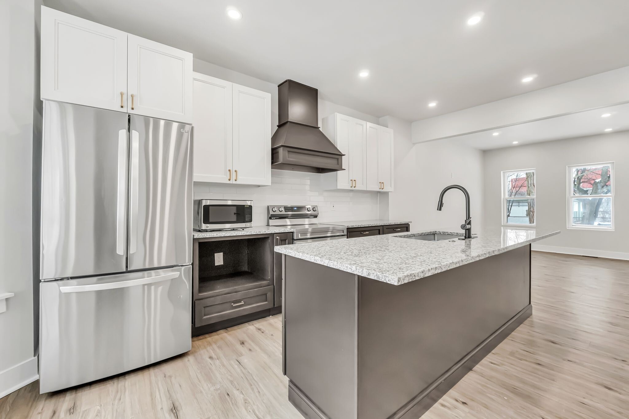 Kitchen - 1655 E 118th St