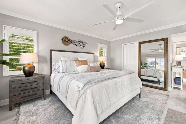 Building Photo - Chateau Vanderbilt 3 bedroom condo with water views.