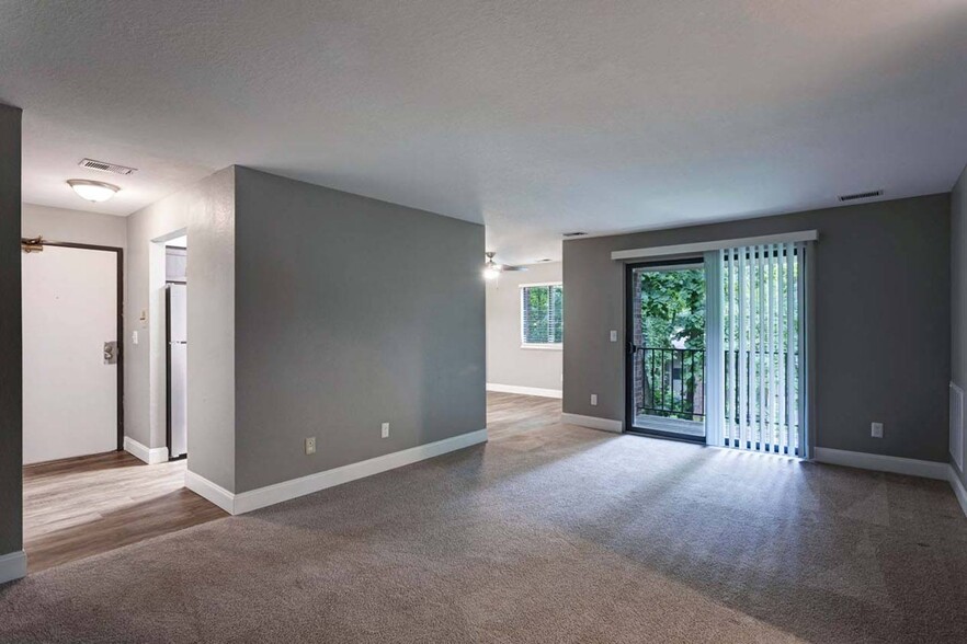 Living Room and Dining Area - Glen Oaks East Apartments